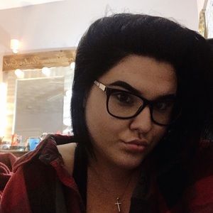 Meet your Posher, Brooke